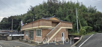 영광군, 경로당 경사지붕 불법 공사···불법 알고도 묵인