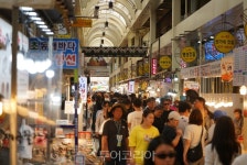 내비게이션 먼저 찍은 곳… 비수도권 검색·방문 1위 속초관광수산시장