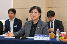 정은경 복지부 장관, 영주 안정면 보건지소 현장 방문...의료취약지 지원방안 논의