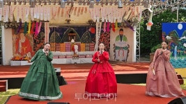 나라 안녕과 번영 기원 '계룡산전통산신제'