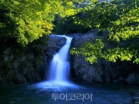 지리산 물소리 따라 걷고, 미니포차 불빛 아래 쉬는 6월 함양여행