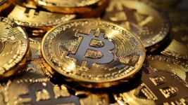 [속보] 비트코인 8만달러 넘었다...톰 리 "BTC 올해 10만달러 돌파 예측"