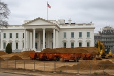 백악관 연회장 건설, 암호화폐 기업 등 민간 후원...정치권 파장 우려