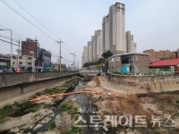 [분양 화보] 사패산 안골계곡 입구의 의정부 롯데캐슬 골드포레 공사 현장