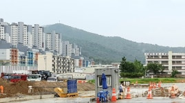 [분양 현장] 디에이치 퍼스티어 아이파크, 즐비한 놀터와 쉼터 어린이 천국