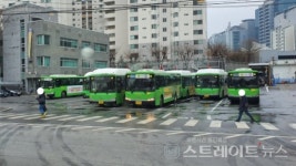 [단독] 서울 5618번·6512번 버스 운행 중단…기사 코로나19 확진