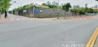 [분양 현장] 기존 단지 사이 신축 단지 '행정타운 센트럴 두산위브'