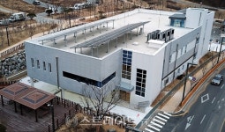 화성시 왕배푸른숲도서관, 공공건축물 전국 최초 제로에너지 1등급