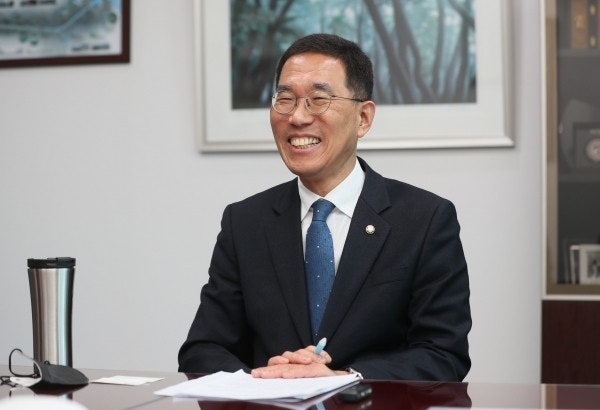 ?src=http%3A%2F%2Fimgnews.naver.net%2Fimage%2F5677%2F2021%2F02%2F23%2F0000044219_001_20210223111553146.jpg&type=sc960_832