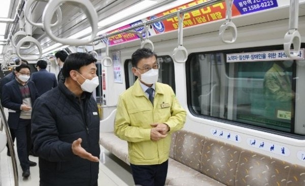 ?src=http%3A%2F%2Fimgnews.naver.net%2Fimage%2F5677%2F2021%2F03%2F07%2F0000045224_001_20210307124332215.jpg&type=sc960_832