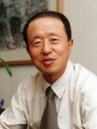 남양유업 홍원식 회장 전격 사퇴…