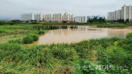 [르포] 고분양가 논란 불구, 비규제지역 호수변 장점 더샵 천안레이크마크