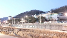 [르포] 집값 한풀 꺽였는 데 지역 최고가 두산위브 광주센트럴파크