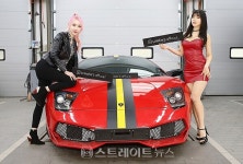 [포토] SC모터스x퍼니지 모터쇼 신소향-주나일, 상큼발랄 케미