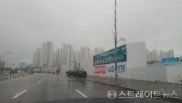 [분양 현장] 부처님오신날 거센 비 뚫고 운집한 운정자이 시그니처