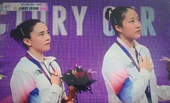 전지희-신유빈, 21년 만 AG 탁구 금메달