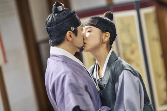 설특집 '세작, 매혹된 자들' 조정석, 신세경과 파격 키스
