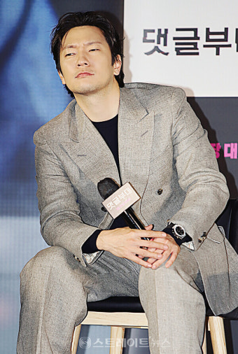 [포토] '댓글부대' 손석구, '대세 배우의 진지한 표정'
