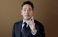 회장 정용진, 신세계 위기돌파 승부수 될까