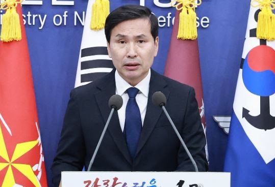 윤석열 대통령의 비상계엄 선포와 관련하여 문상호 정보사령관 직무 정지되어 대기조치 한국군 정보사령부 관련 사안 발표
