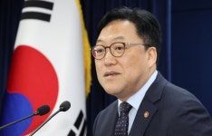 금융위원장, 수도권·지방 가계대출 관리 차등
