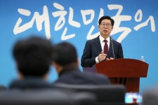 충남도, 복지 보완·발전시키고 경제 더 챙긴다