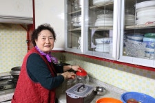 [칭찬 릴레이 37] 당진 삼호리의 먹거리 큰 손...73세 젊은 피 명순 씨