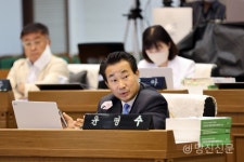 이용자 없는 국도 육교, 존치 여부 결정해야