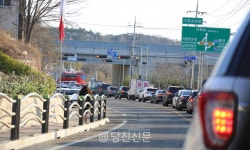 아침마다 전쟁터..험난한 송악중학교 앞 도로