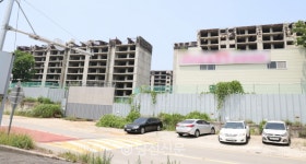 28년째 흉물로 방치..(구)기산아파트 철거되나