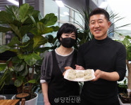 찾는 손님 많았던 대들보 손만두 재개..냉면과 함께 즐기세요