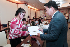 당진시 학교밖청소년지원센터 꿈드림, 검정고시 합격증서 수여식 개최