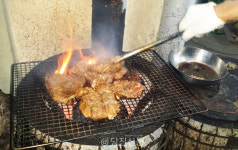 오랜시간 로컬 맛집 지켜온 화덕갈비의 비법은?
