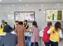 적십자 신평봉사회, 신평면 노인의 날 기념식 봉사