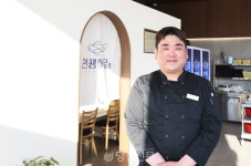 인생회로에서 싱싱한 자연산 활어 맛보고 가세요