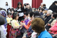 송산사회복지관, 어버이날 감사잔치 열어