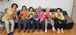 나누리재가복지센터, 어버이날 맞아 카네이션 나눠