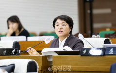 23억원 들인 테니스장.. 물 차고 잔디에 줄, 부실시공