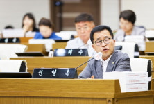 쓰지 않은 이미용쿠폰  행정복지센터 서랍에 가득