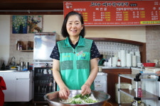 "이웃과 반찬 나누며 행복한 공동체 만들어요!"