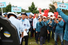 하나 된 대호지면민, 뜨거운 열기 속 체육 한마당