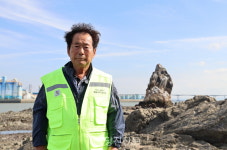 영웅바위 앞에 선 당진시민들..돌보미 공식 출범