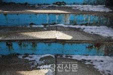 [독자제보] 개학 코앞인데..육교 안전해질까요?