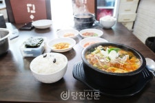 시어머니에서 며느리로..일곱 평 뼈국밥집에 담긴 35년