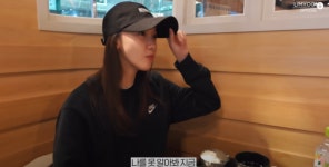 생얼이라서 그런가 소녀시대 윤아, 방송 중 굴욕 겪었다