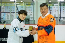 한돈배 여자아이스하키리그 더 드림 리그 성황리 폐막