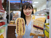 할매니얼과 점보의 만남...GS25, 혜자로운 맘모스빵 인절미 출시