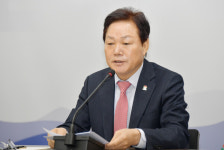 경남도지사, 도정 성과에 대해 직원 격려