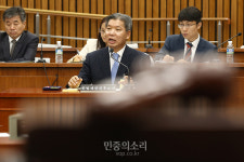 청문회 답변하는 이영진 후보자[포토]