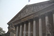 [기자수첩] 프랑스서 만난 종업원 같은 이들이 많아졌으면 하는 이유